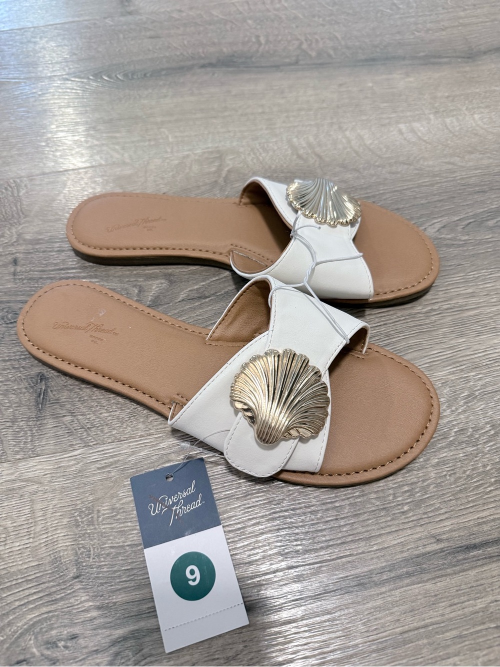 NWT Universal Thread White Slide Sandals with Gold Shell Accent